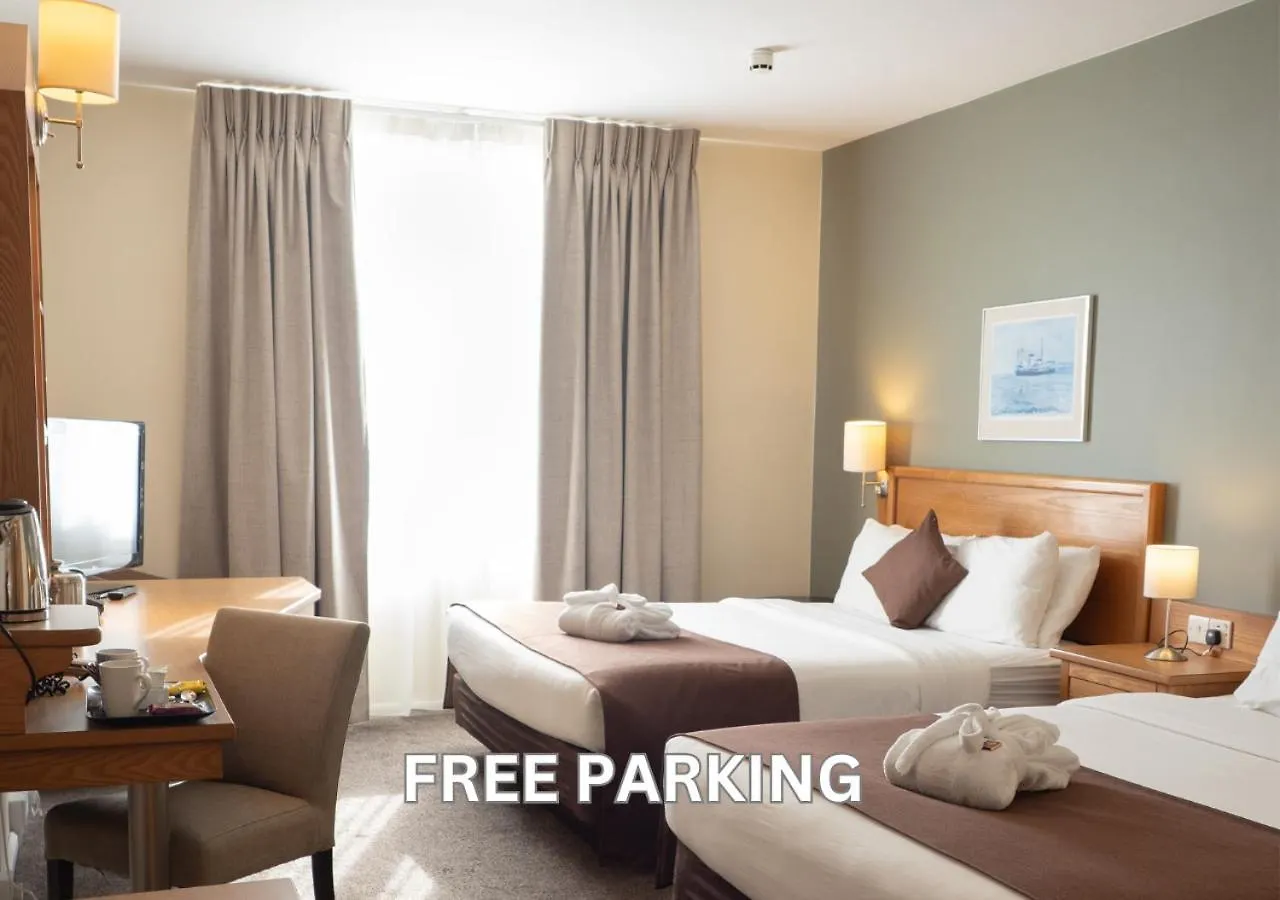 2 Romantic Hotels in Cardiff Bay That Stand Out